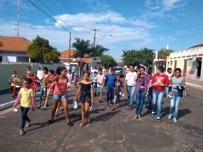Passeata do dia Nacional do combate ao Abuso e á Exploração Social contra Crianças e Adolescentes