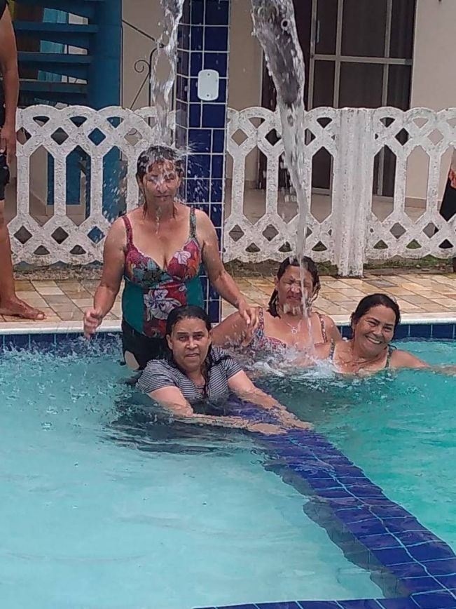 Idosos do CCI passeiam na praia