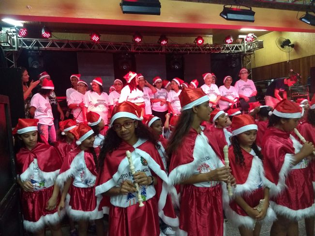 Apresentação de Natal - Espaço Amigo e CCI
