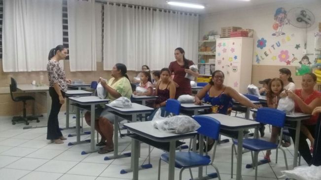 Entrega de Uniformes Escolares