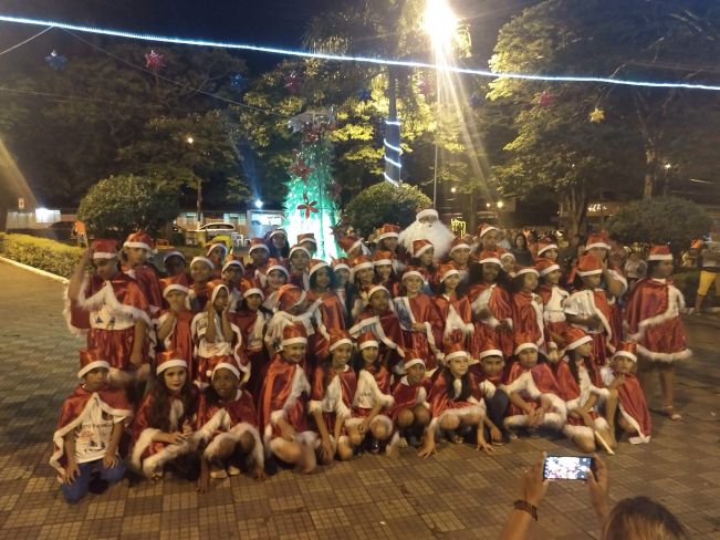 Apresentação de Natal - Espaço Amigo e CCI