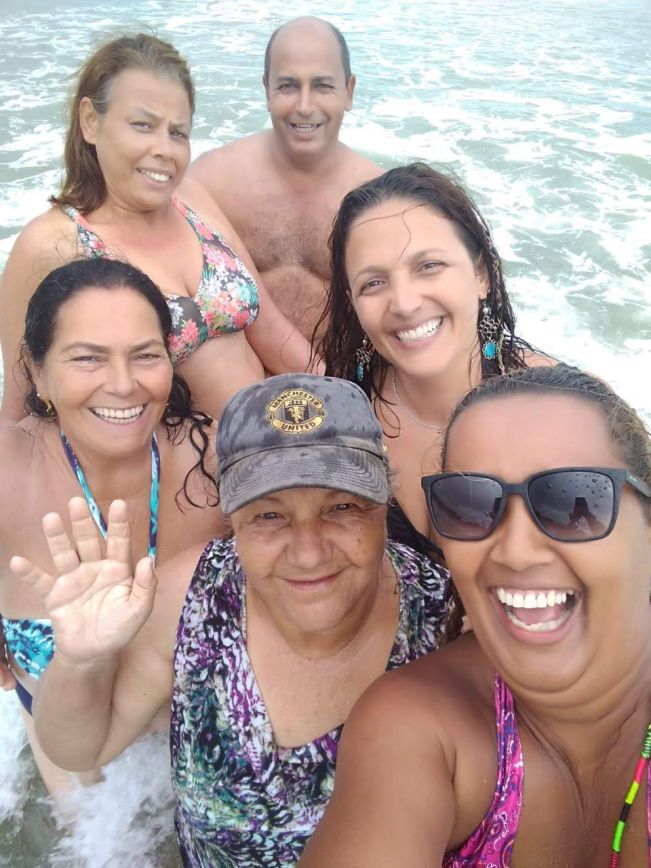 Idosos do CCI passeiam na praia