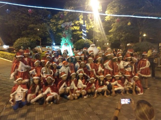 Apresentação de Natal - Espaço Amigo e CCI