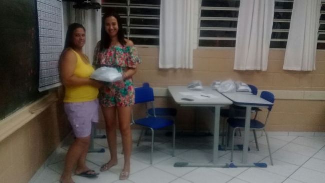 Entrega de Uniformes Escolares